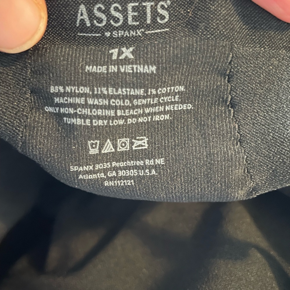 Women's shape wear. Assets by Spanx - Picture 3 of 5